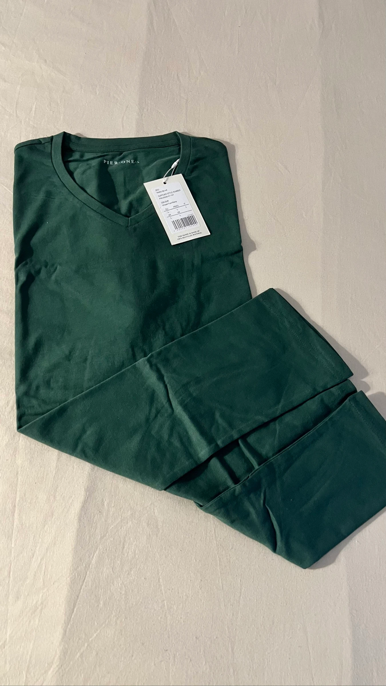 Camiseta V-Neck para Hombre Verde Oscuro Simple y Versátil – photo 3